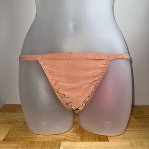 Women’s vintage 90s dead stock low rise basic nude bikini bottoms Sz S/M NWT